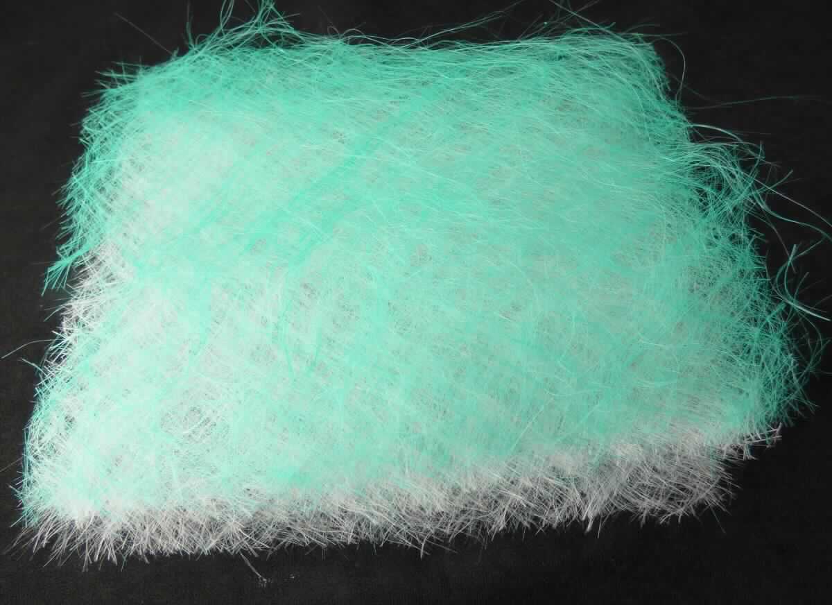 Matratze aus Glasfasern, sog. Farbnebelabscheidematte aus Glasfasergespinst, Foto siehe Anlage,
- lt. Antrag:
- - als Meterware auf Rollen in verschiedenen Abmessungen und Materialstärken zwischen 50 und 100 mm,
- - aus textilen Glasfasern,
- - mit Bindemitteln verfestigt,
- - mit einseitig aufgebrachtem leichten Laminat,
- - nicht brennbar,
- - dient der Farbnebelabscheidung in Lackieranlagen und Farbspritzständen,
- aufgrund der Dicke und des Aufbaus kein Vlies und keine Matte.

"Ware (Matratze) aus Glasfasern, andere als in den Unterpositionen 7019 3900 20 und 7019 3900 50 genannte"