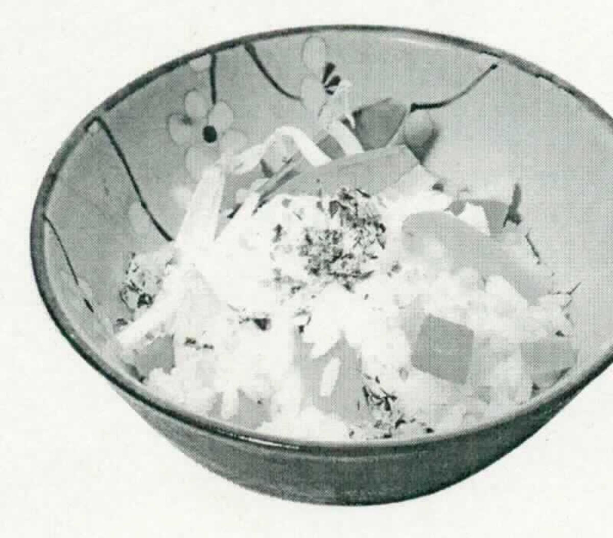 Nach den Angaben der Antragstellerin handelt es sich bei der als "grüne Nori-Flocken" bezeichneten Ware um getrocknete Algenteile von Pflanzen der Art Ulva pertusa (grüne Meeresalgen), die keine über das Kapitel 12 hinausgehende Be- oder Verarbeitung erfahren haben.

Die Algen sind in Gebinden mit einem Gewicht von 10 kg verpackt und nach den vorliegenden Unterlagen zur menschlichen Ernährung (Lebensmittel) bestimmt.

Zolltarifrechtlich handelt es sich um genießbare, getrocknete Algen.
