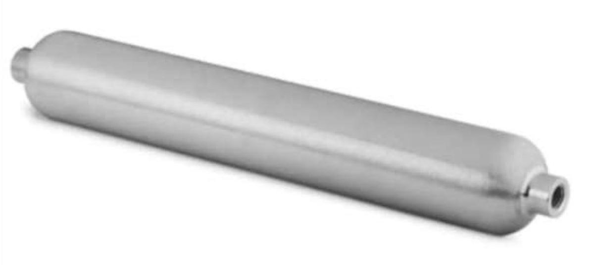 Es handelt sich um sog. Probeentnahmezylinder in Form von nahtlosen, hohlzylindrischen Erzeugnissen aus einer Nickel-Kupfer-Legierung mit gewichtsmäßig vorherrschendem Nickelgehalt, die ein- oder beidseitig mit einem Anschluss mit Innengewinde versehen sind.
Die Erzeugnisse dienen dem Transport von Gasen.
Innenvolumen: 150, 300 oder 500 cm³; Druckrate: 124 bar.
- Antragstellerangaben -

Abbildung siehe Anlage.

Derartige Erzeugnisse gehören als "andere Waren aus Nickel" zur Codenummer 7508 9000 00 0 des Zolltarifs.

Nicht Pos. 7311, da die Erzeugnisse nicht aus Stahl bestehen.