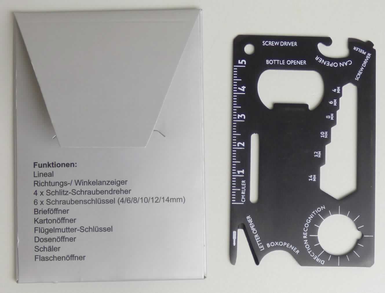 So genanntes 18 in 1 Tool, im Wesentlichen bestehend aus einer Stahlplatte im Kreditkartenformat (8,5 x 5,3cm) mit unterschiedlichen Ausstanzungen, Aussparungen und Einkerbungen verschiedener Formen und Größe, die jeweils eine eigene Funktion ausführen. Die Ware ist verpackt in einer Plastiktüte in einem Pappschächtelchen.

Zur äußeren Form, siehe Foto im Anhang

Die Ware kann je nach Bedarf als Flaschenöffner, Kartonöffner, Schraubendreher, Brieföffner, Schäler, Dosenöffner, Schraubenschlüssel,  oder Längenmessinstrument verwendet werden.

Die Ware wird als "Längenmessinstrument für den Handgebrauch, Lineal mit Maßeinteilung" eingereiht.