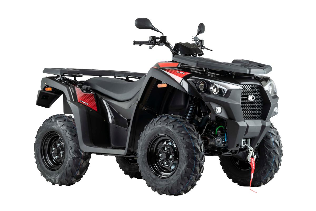 Zugmaschine mit Seilwinde, sog. land- oder forstwirtschaftliche Zugmaschine, Foto siehe Anlage,
laut Antrag:
- in der Bauart eines offenen, vierrädrigen, motorradähnlichen, geländegängigen Leichkraftfahrzeugs,
  sog. All Terrain Vehicle (ATV),
- mit einer Länge von ca. 2140 mm, einer Breite von ca. 1245 mm und einer Höhe von ca. 1250 mm,
- mit einem Kolbenverbrennungsmotor mit Fremdzündung mit einer Leistung von 26 kW (ca. 35 PS),
- mit einem Hubraum von ca. 501 cm³,
- mit einer Höchstgeschwindigkeit von ca. 84 km/h,
- mit einem Eigengewicht von ca. 350 Kilogramm,
- mit einer Lenkstange mit zwei Griffen, an der die Kontrolleinrichtungen für die Steuerung des
  Fahrzeugs montiert sind; die Lenkung wird durch Drehen der zwei Vorderräder bewirkt und
  beruht auf einem Kraftwagenlenksystem (Ackermann-Prinzip),
- mit Bremssystemen (Scheibenbremsen) an allen Rädern,
- mit einem Automatikgetriebe mit Rückwärtsgang,
- mit Untersetzungsgetriebe,
- mit einem speziellen Motor für schwer zugängliches Gelände mit ausreichender Zugkraft bei
  niedriger Drehzahl,
- mit Wellen zur Kraftübertragung auf die Räder (sog. Kardanantrieb),
- mit Reifen mit einem tiefen Profil (für landwirtschaftliche, gartenbauliche und forstwirtschaftliche
  Zwecke geeignet),
- hinten mit einer Ankupplungsvorrichtung (Kugelkopfkupplung), mit der das Fahrzeug mindestens
  das Zweifache seines Eigengewichts ziehen kann,
- (lt. Herstellerbescheinigung) mit einer Anhängelast (nicht gebremst) von 820 kg, dies entspricht
  mindestens dem Zweifachen des Eigengewichts,
- aufgrund der Herstellerkonzeption und der technischen Merkmale im Wesentlichen zum Ziehen
  oder Schieben anderer Fahrzeuge, Geräte oder Lasten gebaut,
- mit einer fest verbauten Seilwinde am Fahrzeug; insbesondere deshalb mit speziellen
  Ausstattungsmerkmalen für die land- und forstwirtschaftliche Nutzung versehen.

"Zugmaschine, andere als in den Unterpositionen 8701 1000 bis 8701 3000 genannte, mit
einer Motorleistung von 26 kW, Forstschlepper, auf Rädern"
