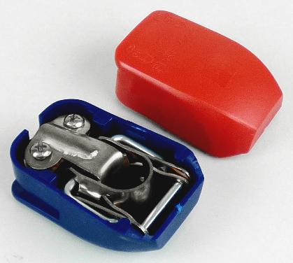 Batteriepolklemmen-Set (Artikel-Nr.: 50328),
- bestehend aus zwei spezifisch geformten, zusammengesetzten Körpern
  (Kupfer und Kunststoff),
- einer Plusklemme und einer Minusklemme für 17,0 bis 19,0 mm,
  mit annähernd runder Öffnung,
- beide durch einen Klemmmechanismus durch Hebelwirkung verstellbar,
- für eine Spannung von weniger als 1000 V,
- in einer Blisterverpackung verpackt,
- zum Herstellen einer elektrischen Verbindung anders als durch Stecken, nach
  Montage eines Kabels,
- zum Anschluss an die Pole einer Fahrzeugbatterie.

Die Ware ist als "elektrisches Gerät zum Verbinden von elektrischen
Stromkreisen, für eine Spannung von 1000 V oder weniger, keine
Steckvorrichtung, Verbindungs- und Kontaktelement für Drähte und Kabel" einzureihen.

Anlage: 1 Abbildung
