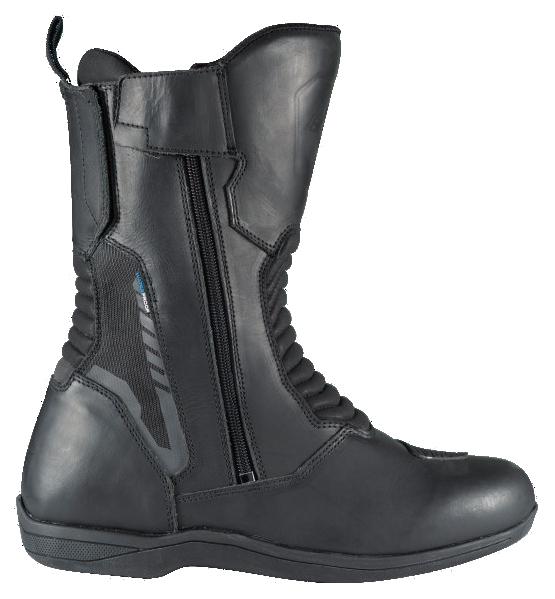 Stiefel, Größe 38, Foto siehe Anlage,
- mit Laufsohlen aus laut Antrag Kautschuk; ohne Hauptsohle aus Holz,
- mit Oberteil aus Leder (den größten Teil der Außenfläche bildend), Spinnstoff und Kunststoff 
  (Spinnstoff mit einer mit bloßem Auge wahrnehmbaren Außenschicht aus Kunststoff),
- auf das Oberteil sind Verstärkungsteile aus Kunststoff aufgesetzt,
- auf der Innen- und Außenseite mit Reiß- und Klettverschlüssen, 
- im Bereich der Wade mit einer Patte mit Klettverschluss und einer Anziehhilfe,
- seitlich und im Schienbeinbereich mit Firmenlogos,
- ohne Metallschutz in der Vorderkappe,
- den Knöchel, jedoch nicht die Wade bedeckend,
- mit einer Länge der Innensohle von ca. 26,2 cm
- nicht als Männer- oder Frauenschuhe erkennbar.

"Schuhe mit Laufsohlen aus Kautschuk und Oberteil aus Leder, andere als in den Unterpositionen 
 (HS) 6403 12 bis 6403 59 genannte, den Knöchel bedeckend, andere als in der Unterposition 
 (KN) 6403 9105 genannte, jedoch nicht die Wade bedeckend, mit einer Länge der Innensohle von 
 mehr als 24 cm, nicht als Männer- oder Frauenschuhe erkennbar, andere als im TARIC-Code
 6403 9113 10 genannte"