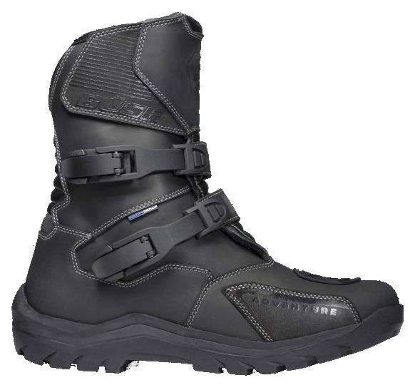 Stiefel, Größe 43, Foto siehe Anlage,
- mit Laufsohlen aus laut Antrag Kautschuk; ohne Hauptsohle aus Holz,
- mit Oberteil aus Leder (den größten Teil der Außenfläche bildend), Spinnstoff und Kunststoff 
  (Spinnstoff mit einer mit bloßem Auge wahrnehmbaren Außenschicht aus Kunststoff),
- auf das Oberteil sind Verstärkungsteile aus Kunststoff und Spinnstoff aufgesetzt,
- mit einer Patte mit Klettverschluss sowie Schnallen-Ratschenverschlüsse, 
- seitlich und im Schienbeinbereich mit Firmenlogos,
- ohne Metallschutz in der Vorderkappe,
- den Knöchel, jedoch nicht die Wade bedeckend,
- mit einer Länge der Innensohle von ca. 28,2 cm
- nicht als Männer- oder Frauenschuhe erkennbar.

"Schuhe mit Laufsohlen aus Kautschuk und Oberteil aus Leder, andere als in den Unterpositionen 
 (HS) 6403 12 bis 6403 59 genannte, den Knöchel bedeckend, andere als in der Unterposition
 (KN) 6403 9105 genannte, jedoch nicht die Wade bedeckend, mit einer Länge der Innensohle von 
 mehr als 24 cm, nicht als Männer- oder Frauenschuhe erkennbar, andere als im TARIC-Code
 6403 9113 10 genannte"