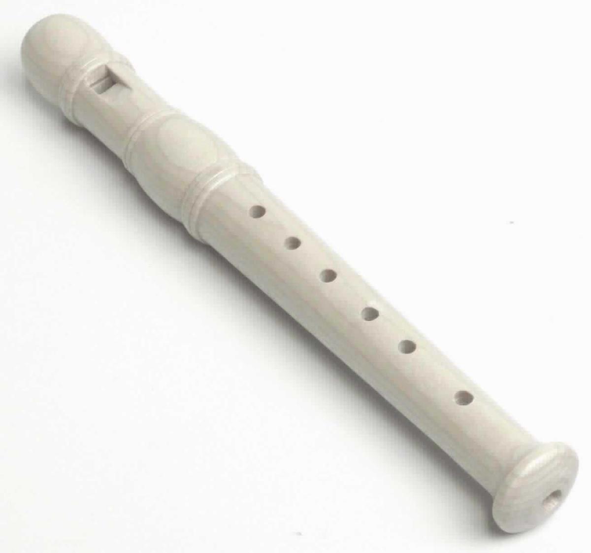 Musikspielzeuginstrument in Form einer Nachbildung einer Blockflöte, sog. "Art. UC120 - Flöte"
- mit einer Länge von ca. 19,5 cm
- aus Holz in einem Stück gefertigt
- mit sechs Grifflöchern auf der Vorderseite, ohne Griffloch auf der Rückseite, somit weniger
  als eine Oktave umfassend
- ohne Hinweis auf Fertigung in Handarbeit
- dient der spielerischen Unterhaltung vor allem von Kindern
- mit einem Pappetikett versehen.

Die Ware wird als "Musikspielzeuginstrument, nicht aus Holz handgearbeitet" eingereiht.