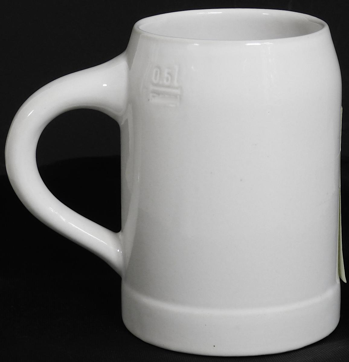 Anderes keramisches Geschirr, Foto siehe Anlage,
- hellgrauer, glasierter Bierkrug mit Henkel,
- in den Abmessungen: ca. 9,5 cm (Durchmesser) x 13 cm (Höhe),
- keramisches Erzeugnis, nach der Formgebung gebrannt, tonmineralhaltiges Material enthaltend,
- nach dem Ergebnis der wissenschaftlichen Untersuchung handelt es sich weder um Porzellan,
  gewöhnlichen Ton, Steinzeug, Steingut noch um feine Erden; der Bierkrug ist als andere 
  keramische Ware anzusehen.

"Anderes keramisches Geschirr (Bierkrug), aus anderer Keramik als Porzellan, gewöhnlicher Ton,
 Steinzeug, Steingut oder feine Erden"