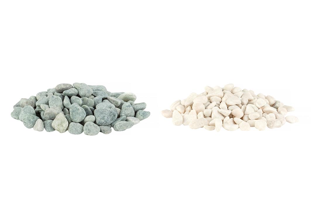 Angaben:
Dekosteine im Netz; 1 kg; farbig sortiert (Farbe: weiß, grau); Material: Marmor, poliert.

Befund:
Bearbeitete Werksteine und Waren daraus, Marmor.