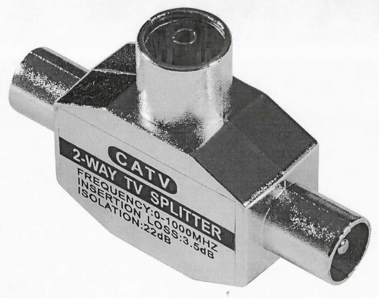 Sog. "Poppstar Antennenverteiler" (Art.-Nr.: 1007771),
- bestehend aus einem spezifisch geformten Metallkörper mit drei Steckkontakten, in Form von 
  zwei Koaxial-Steckern und einer Koaxial-Steckbuchse,
- für eine Spannung von 1000 V oder weniger konzipiert,
- zum Herstellen einer elektrischen Verbindung (Koaxialkabelverbindung) durch das Einstecken 
  der entsprechenden Gegenkontakte.

Die Ware wird als "elektrisches Gerät zum Verbinden von elektrischen Stromkreisen, für eine Spannung von 1000 V oder weniger, Steckvorrichtung für Koaxialkabel" eingereiht.

Anlage: 1 Abbildung
