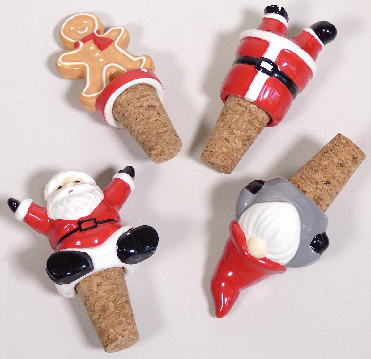 Nach den Antragsangaben sowie den vorliegenden Warenmustern handelt es sich bei dem sog. „Weinstopfen aus Steingut und Kork, Art. 327318“ um einen Flaschenverschluss in unterschiedlicher Ausführung. Das Erzeugnis besteht aus einem ca. 3,3 cm langen, konisch geformten Stopfen aus Presskork, der am oberen Ende mit einem ca. 5 - 7 cm großen, zu einem Ziergegenstand (Weihnachtsmann, Wichtel oder Lebkuchenmännchen) ausgeformten Griff aus Steingut ausgestaltet ist.

Im Hinblick auf die Bedeutung in Bezug auf die Verwendung (mehrfache Verschlussfunktion) wird der Charakter der Ware durch den Stopfen aus Presskork bestimmt.

Zolltarifrechtlich handelt es sich um eine "Ware aus Presskork, andere als in der Unterposition (HS) 4504 10 genannt, Stopfen".