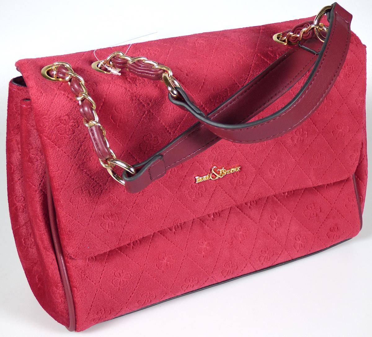 Handtasche, sog. Handtasche Monogramm red - JBB2291047, Foto siehe Anlage,
- mit einer Außenseite aus flächenmäßig überwiegenden Spinnstoffen (Samtgewirke;
  im Stepp- und Kleeblattmuster geprägt; charakterbestimmend),
- am Bodenteil mit einer Außenseite aus Kunststofffolie,
- mit zwei Schultertrageriemen; überwiegend in Form einer Gliederkette aus unedlem Metall
  mit eingearbeiteten Streifen aus Kunststoff,
- mit einer Überschlagklappe mit einem magnetischen Druckknopf,
- - gefüttert; innen mit einem eingesetzten Reißverschlussfach und zwei aufgesetzten, offenen
    Einsteckfächern ausgestattet,
- mit den Abmessungen: ca. 26 cm (Breite) x 19 cm (Höhe) x 10 cm (Tiefe),
- laut Antrag nicht handgearbeitet,
- Handtasche, da aufgrund der Größe und des Gesamteindrucks in erster Linie dazu geeignet,
  kleinere, persönliche Gegenstände aufzunehmen.

"Handtasche, mit Außenseite aus Spinnstoffen, nicht handgearbeitet"