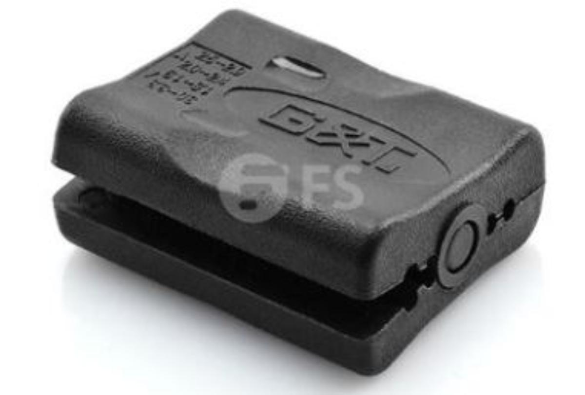 "Längsgerichteter Pufferrohr-Kabelschneider";

- in Form eines von Hand zu führenden Schneidwerkzeuges, bestehend aus einem
  etwa rechteckigen Kunststoffgehäuse aus einem aufklappbaren Ober- und Unterteil,
  in Längsrichtung mit vier sog. Führungsschienen unterschiedlicher Durchmesser 
  und je Schiene mit zwei Klingen aus einer Nickel-Eisen-Molybdän Legierung mit
  gewichtsmäßig vorherrschendem Nickelgehalt (lt. Anmelder sog. Supermalloy)
  versehen

- - abisolierender Durchmesser: 1,5 bis 1,9 mm, 2,0 bis 2,4 mm, 2,5 bis 2,9 mm und 3,0 bis 3,3 mm

- zum Schneiden des PVC-Kabelmantels von LWL-Kabeln unterschiedlicher Durchmesser

Abbildung siehe Anlage.

Derartige Erzeugnisse gehören als "andere Schneidwaren mit Klinge aus unedlem Metall"
zum TARIC-Code 8214 9000 00.