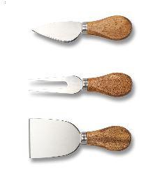 "Käsemesser-Set 3-tlg",
Warenzusammenstellung in Aufmachung für den Einzelverkauf, bestehend aus

- einem Käsespalter mit einem annähernd trapezförmigen arbeitenden Teil aus Stahl, der an
  der unteren Kante beidseitig angeschliffen und damit scharf ausgearbeitet ist sowie einem
  Griff aus Holz
- - Länge: 120 mm, Breite 47 mm

- einem Käsemesser mit feststehender, schneidender Klinge aus Stahl und einem
  Griff aus Holz
- - Länge: 120 mm, Breite 30 mm

- einer Käsegabel mit zwei Zinken aus Stahl und einem Griff aus Holz
- - Länge: 125 mm, Breite 30 mm

- zum Zerteilen/Zerschneiden sowie Servieren von Hart- und Weichkäse

- einzeln in Kunststofffolie aufgemacht, gemeinsam in einem speziell zur Aufnahme der
  o. g. Erzeugnisse gestalteten, bedruckten und aufklappbaren Pappkarton verpackt

- der Käsespalter bildet insbesondere im Hinblick auf den Wert und das Gewicht den
  charakterverleihenden Bestandteil der Warenzusammenstellung

Abbildung siehe Anlage.

Derartige Erzeugnisse gehören als "andere Schneidwaren mit arbeitendem Teil aus unedlem
Metall, andere als in den Codenummern 8214 1000 00 0 und 8214 2000 00 0 genannte" zur
Codenummer 8214 9000 00 0 des Zolltarifs