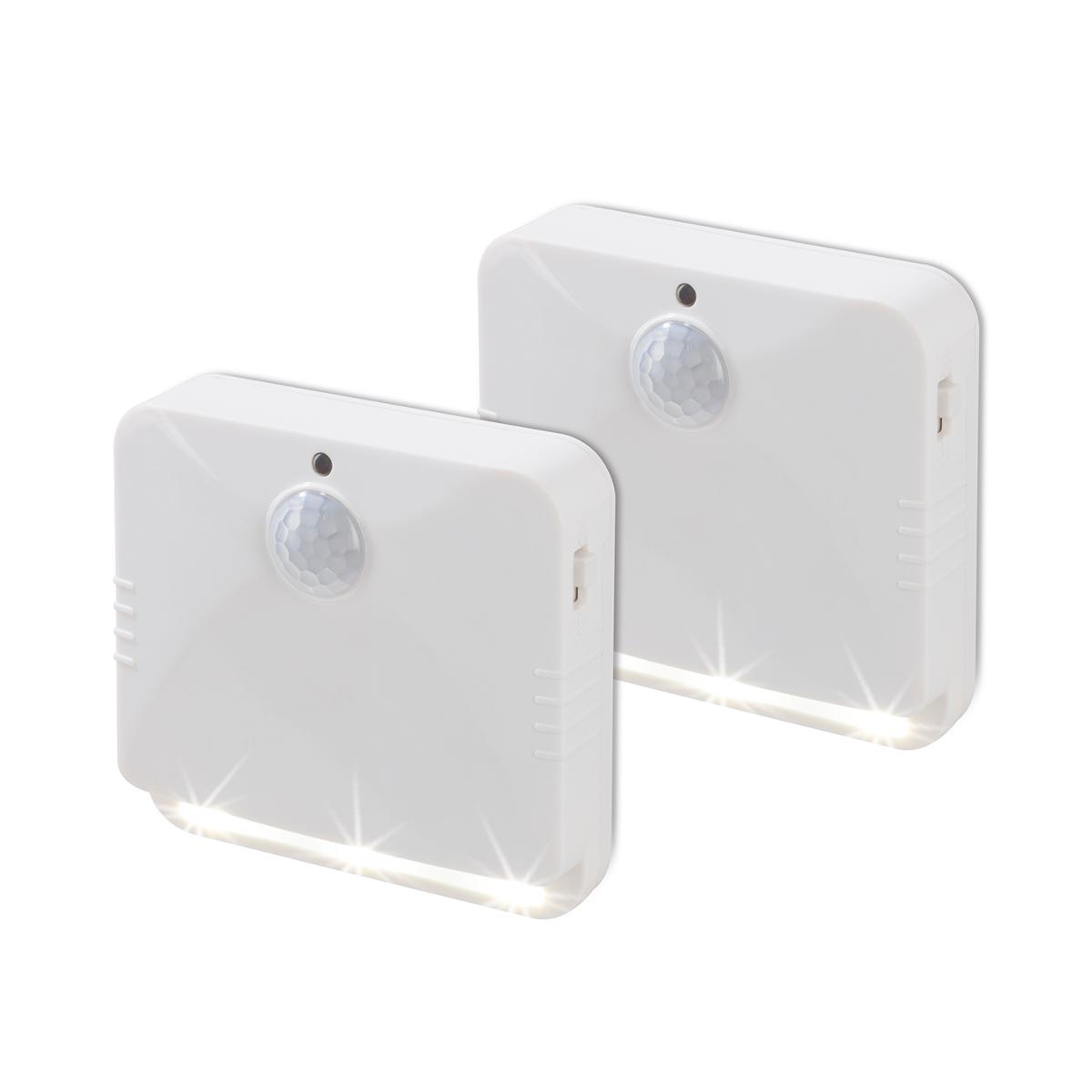Das sog. LED-Sensorlicht eckig 06815 besteht aus einem weißen etwa 65 x 62 x 15 mm (B x H x T) großen Kunststoffgehäuse, in dem drei LED-Lichtquellen (1 W, 32 lm), ein Schiebeschalter und ein Näherungs-/Ablaufschalter (Näherung: 120° bzw. 3 m; Zeitablauf: 30 s) fest verbaut sind. Das batteriebetriebene Erzeugnis (drei LR03-Batterien sind nicht enthalten) ist gemeinsam mit Montagematerial (Schrauben, Dübel und Klebeband) für den Einzelverkauf im Zweierpack in einem bedruckten Karton aufgemacht. 
Die Ware dient bei Annäherung einer Person der Beleuchtung von Treppenabsätzen/-stufen und ist aufgrund der Befestigungsmöglichkeiten universell verwendbar. 

Das Erzeugnis ist als "elektrischer Beleuchtungskörper, anderweit weder genannt noch inbegriffen, nicht von den Unterpositionen (HS) 9405 11 bis 9405 41 erfasst, ausschließlich zur Verwendung mit Leuchtdioden-Lichtquellen bestimmt, kein Scheinwerfer, aus Kunststoffen" einzureihen.