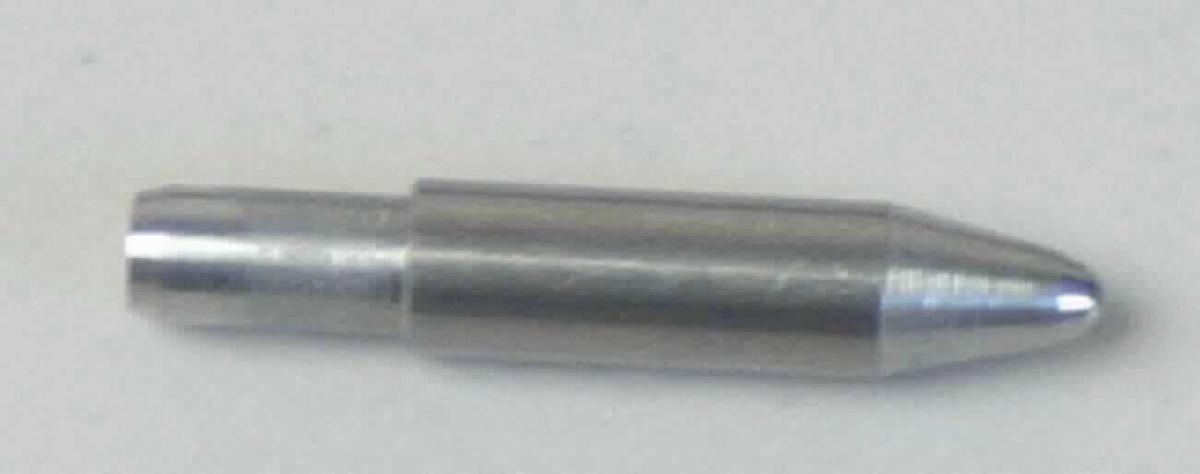Bei der Ware handelt es sich um die Spitze einer Kugelschreibermine. Die aus rostfreiem Edelstahl bestehende Spitze ist 14 mm lang und hat einen Durchmesser von 2,56 mm. 

Die Ware ist als "erkennbares Teil eines Kugelschreibers, andere als Schreibfedern und Schreibfederspitzen" einzureihen.
