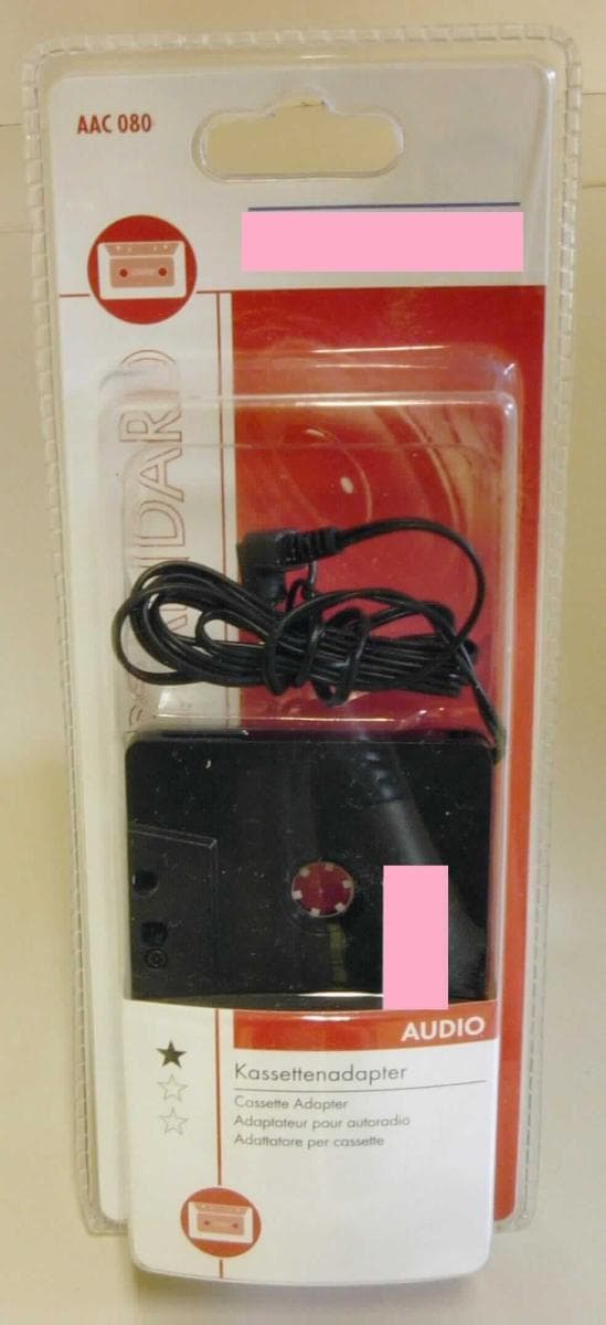 Adapter-Kassette
- aus einer mit zwei Widerständen und einem Tonkopf bestückten gedruckten Schaltung mit Anschluss-
  kabel mit 3,5 mm Klinkenstecker und mehreren Zahnrädern einem Kunststoffgehäuse in Form einer
  Kompaktkassette, Abbildung siehe Anlage,
- zum Anschluss von Audiogeräten (z.B. iPod, CD-, MP3-Player) an ein Kassettenabspielgerät, wobei die
  Audiosignale als elektromagnetische Wellen auf den Tonkopf des Kassettenabspielgerätes übertragen 
  werden.

"Zubehör, erkennbar ausschließlich für ein Kassettenabspielgerät der Position 8519 bestimmt, nicht 
 von den Codenummern 8522 10 00 00 0 bis 8522 90 80 20 0 erfasst - Adapterkassette"