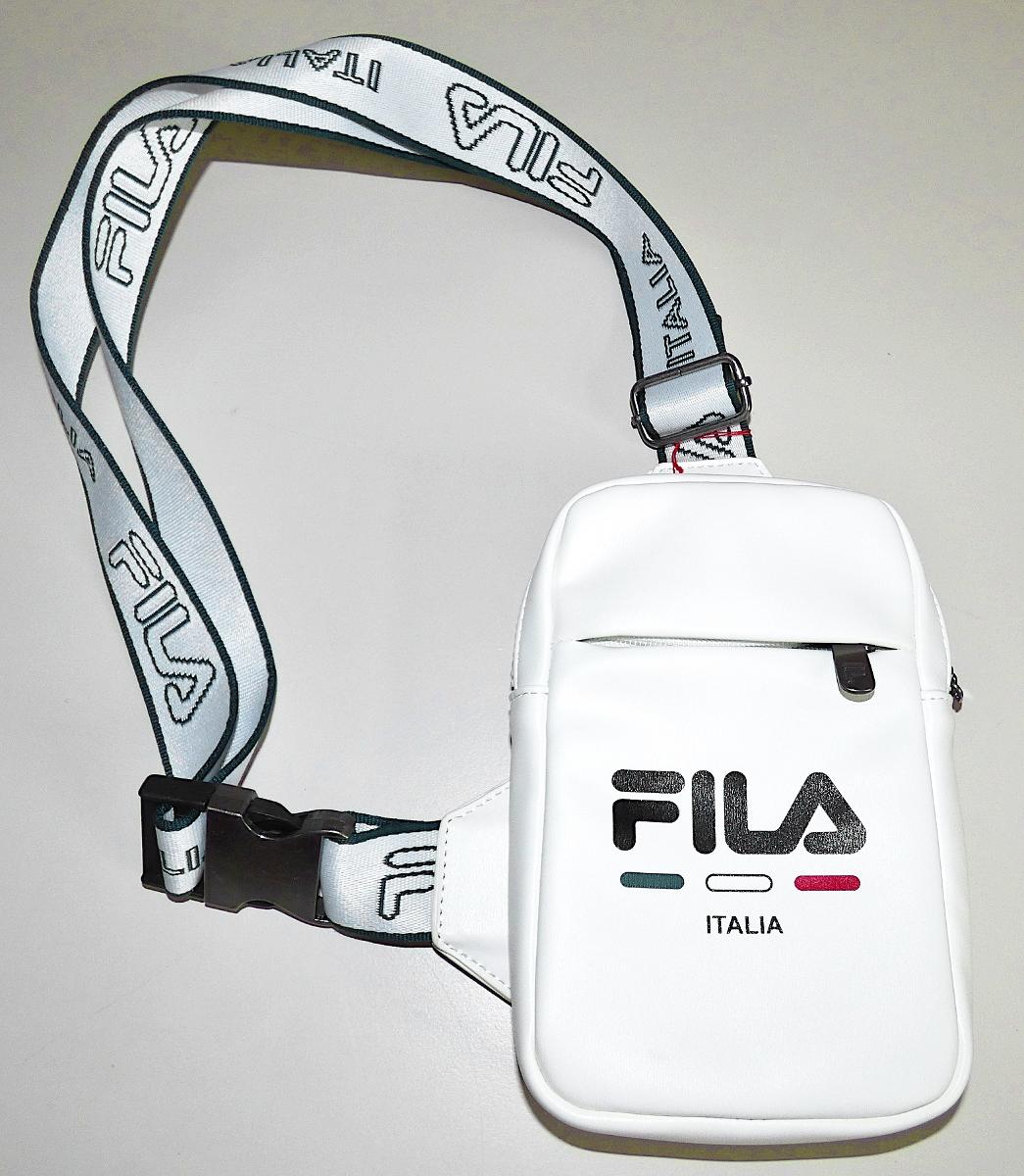Handtasche, sog. Fila Crossbody, VT10452, Foto siehe Anlage,
- mit einer Außenseite aus Kunststofffolien,
- mit einem längenverstellbaren Schultertragegurt, womit die Handtasche quer über dem
  Oberkörper getragen werden kann,
- an der Vorderseite mit einem eingesetzten Reißverschlussfach,
- das Hauptfach ist mit einem entlang des oberen Rands bis zu den Seiten verlaufenden Reißverschluss
  versehen,
- - gefüttert; ohne Inneneinteilung,
- mit den Abmessungen: ca. 13 cm (Breite) x 20 cm (Höhe) x 5,5 cm (Tiefe),
- Handtasche, da aufgrund der Größe und des Gesamteindrucks in erster Linie dazu geeignet,
  kleinere, persönliche Gegenstände aufzunehmen.

"Handtasche, mit Außenseite aus Kunststofffolien"
