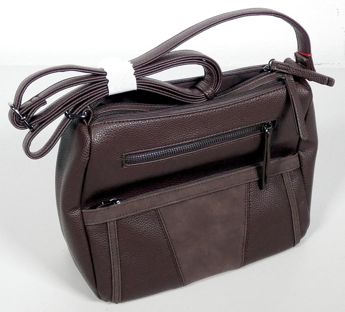 Handtasche, Foto siehe Anlage,
- mit einer Außenseite aus Kunststofffolien (zum Teil narbenartig, zum Teil nubukartig geprägt),
- mit einem längenverstellbaren Schultertragegurt,
- an der Rückseite mit einem eingesetzten Reißverschlussfach,
- an der Vorderseite mit zwei übereinander angeordneten, eingesetzten Reißverschlussfächern,
- mit zwei hintereinander angeordneten, gefütterten Hauptfächern mit jeweils einem entlang
  des oberen Rands verlaufenden Reißverschluss,
- - gefüttert; das hintere Hauptfach ist innen mit einem Reißverschlussfach ausgestattet,
- mit den Abmessungen: ca. 32 cm (Breite) x 22 cm (Höhe) x 14 cm (Tiefe),
- Handtasche, da aufgrund der Größe und des Gesamteindrucks in erster Linie dazu geeignet,
  kleinere, persönliche Gegenstände aufzunehmen.

"Handtasche, mit Außenseite aus Kunststofffolien"