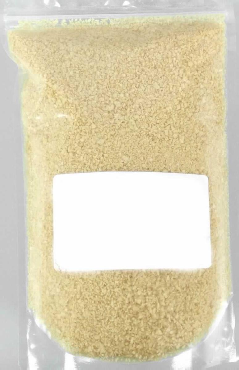 Extrudat aus Weizenmehl

Ein Warenmuster (nicht in Originalumschließung), eine Produktspezifikation, eine Rezeptur sowie Angaben zur Herstellung lagen vor (siehe Feld 8).
Demzufolge handelt es sich um ein beigefarbenes, knuspriges Granulat aus Extrudaten auf Weizenbasis, das zur Verwendung als Panadebestandteil vorgesehen ist.

Kakao: nach den Antragsangaben nicht enthalten 

Lebensmittel, durch Aufblähen von Getreideerzeugnissen hergestellt, auf der Grundlage von Weizen.