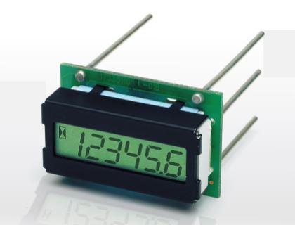 Betriebsstundenzählermodule in verschiedenen Ausführungen, im Wesentlichen bestehend aus einer Leiterplatte mit einem LC-Display (Höhe 5 oder 7 mm), einem EEPROM, fünf Anschlusskontakten sowie weiteren elektrischen und elektronischen Bauelementen. Das Gerät ist in verschiedenen Varianten mit den Abmessungen (auf Leiterplatte, jeweils ohne Anschlusskontakte) 32 x 18 x 5,5 mm, 35,6 x 18 x 8,4 mm oder 38,6 x 25,4 x 12,7 mm erhältlich (zur äußeren Form siehe Abbildung in der Anlage).
Die Geräte dienen dem Zählen und der Anzeige der Betriebsstunden angeschlossener Geräte.

Die Waren werden als "andere Zähler (Betriebsstundenzähler) als in Position 9028 genannt, nicht für zivile Luftfahrzeuge" eingereiht.