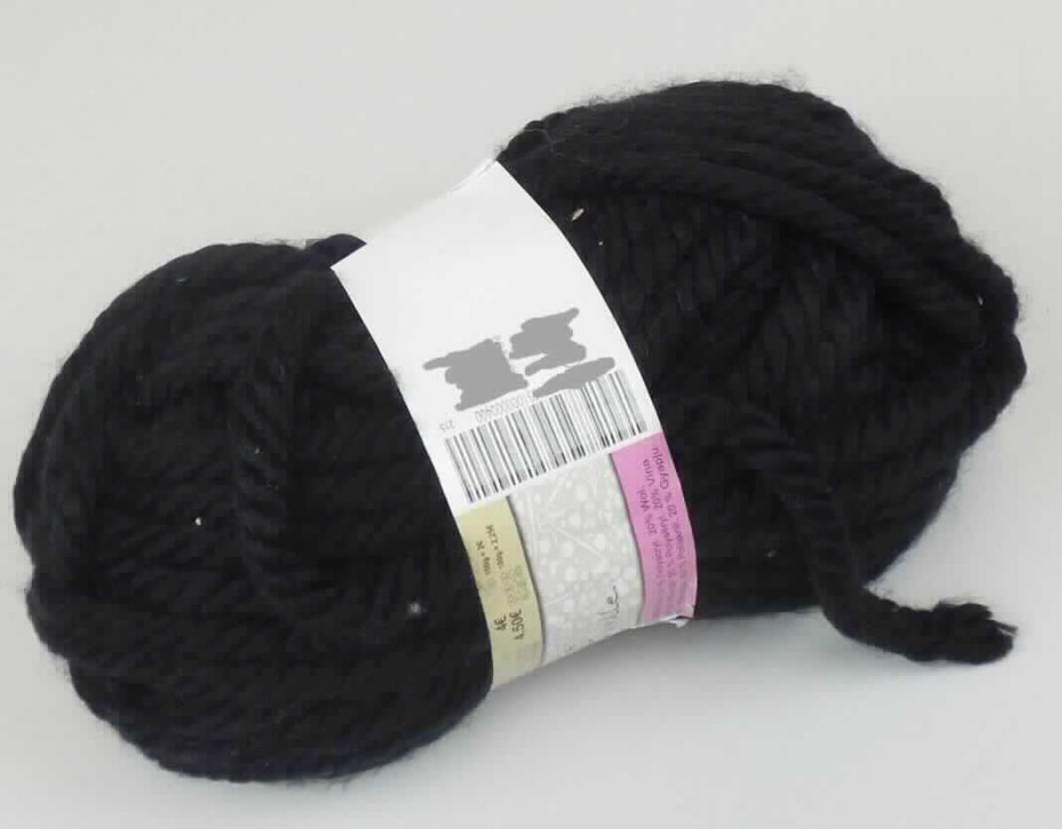 Garn, sog. Strickgarn in Seiloptik Gabi, Foto siehe Anlage,
- als Meterware im Knäuel,
- mit einer bedruckten Papierbanderole umhüllt, 
- laut Untersuchungsergebnis:
-- gefärbtes Dochtgarn, somit nicht zur Kraftübertragung bzw. als Bindfaden der Position 5607 geeignet,
-- gezwirnt, mit einer S-Drehung als letzter Drehung, somit kein Nähgarn,
-- aus synthetischen Spinnfasern und Wolle, 
--- die Antragsangaben von 80 GHT Polyacryl (synthetische Chemiefasern) und 20 GHT Wolle 
     können als zutreffend angesehen werden, somit keine Ware der Position 5511 1000,
-- mit einem Gewicht von laut Antrag 200 g, somit in Aufmachung für den Einzelverkauf. 

"Garne aus synthetischen Spinnfasern, kein Nähgarn, in Aufmachungen für den Einzelverkauf, mit einem Anteil
 an synthetischen Spinnfasern von weniger als 85 GHT"