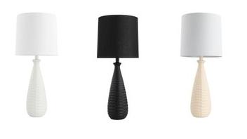 Die sog. Tischleuchte MELVA, Artikelnummern: 25537 (weiß), 25538 (schwarz), 25539 (creme) ist eine etwa 30 x 30 x 71 cm (B x T x H) große elektrische Leuchte für den Innenbereich, die aus einem flaschenähnlichen Leuchtenfuß aus Kunststein und einem Schaft (aus beschichtetem Aluminium), auf dem eine Fassung und ein konischer Leuchtenschirm aus Spinnstoff befestigt sind, besteht. Die elektrische Ausstattung weist neben der E27-Fassung (bis zu 40 W Leistung) ein 1﻿,﻿8 m langes Netzanschlusskabel mit Schnurschalter und Eurostecker auf.

 Es liegen keine Hinweise auf Handfertigung vor.
 Die Ware ist in einem Karton verpackt.

Das Erzeugnis ist als "Beleuchtungskörper, anderweit weder genannt noch inbegriffen, elektrische Tischleuchte, nicht ausschließlich zur Verwendung mit Leuchtdioden (LED) bestimmt, aus Kunststein, Spinnstoff und Metall, nicht handgearbeitet" einzureihen.