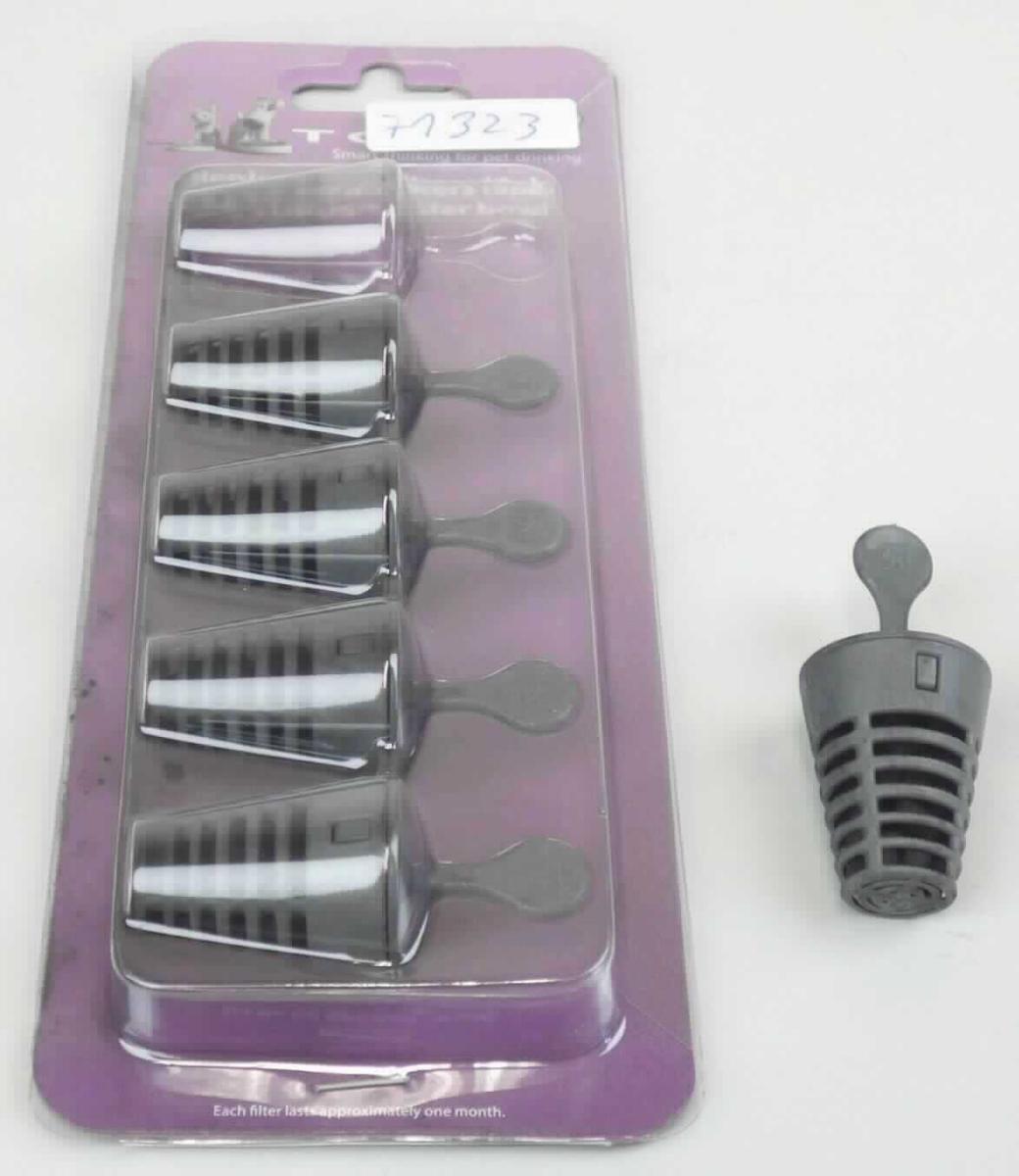 Wassernapf-Filter,
- in einem Fünfer-Set, jeweils bestehend aus einem gitterartig durchbrochenen, kegelförmigen
  Gehäuse aus Kunststoff, mit Aktivkohlegranulat befüllt (Abbildung siehe Anlage),
- dient nach dem Einsetzen in einen Wassernapf für Tiere zum Reinigen des Wassers.

"Apparat zum Filtrieren oder Reinigen von Wasser, keine Ware der TARIC-Codes 
 8421 2100 10 oder 8421 2100 20 - sog. Wassernapf-Filter"