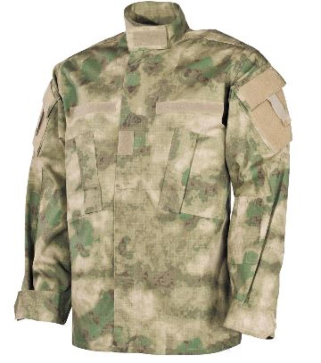 Jacke, sog. US Feldjacke, ACU, Rip Stop, Größe L, Foto siehe Anlage,
- aus ca. 0,4 mm dicken, bedruckten, strapazierfähigen Geweben aus laut Antrag 100 % Baumwolle,
- über den Schritt reichend (Rückenlänge: ca. 80,5 cm),
- ungefüttert,
- mit einem Stehkragen; mit einem breiten, von links auf rechts zu schließenden Klettverschlussriegel,
- vorn mit einer durchgehenden Öffnung, mit einem unterhalb des Stehkragens endenen Zwei-Wege-
  Reißverschluss, verdeckt von einer von links auf rechts überlappenden Patte mit Klettverschluss
  (Männerkleidung),
- mit langen Ärmeln, an den Ärmelenden mit breiten Klettverschlussriegeln zu verengen,
- im Brustbereich und auf den Ärmeln mit Taschen mit Patte und Klettverschluss, sowie diversen
  aufgenähten Zuschnitten aus Schlingengeweben (sog. Klettflauschpatches); im Ellenbogenbereich
  mit einer Einschubtasche mit Klettverschluss für Ellenbogenprotektoren,
- hinten mit zwei eingearbeiteten Rückenfalten,
- in Bahnen gearbeitet,
- am unteren Rand durch Umschlagen und Festnähen gesäumt,
- dient als Uniformjacke (Basismodell) der US Army für alle Einsatzgebiete,
- lässt aufgrund des strapazierfähigen Materials und der Ausstattung erkennen, dass sie dazu
  bestimmt ist, ausschließlich oder hauptsächlich zum (körperlichen oder hygienischen) Schutz anderer
  Kleidungsstücke und/oder Personen bei der Ausübung einer Berufstätigkeit getragen zu werden,
- wird im Allgemeinen nicht über jeder anderen Kleidung und zum Schutz gegen das Wetter getragen,
  somit keine Kleidung der Position 6201.

"Jacke, aus Geweben, für Männer, aus Baumwolle, Arbeits- und Berufskleidung"