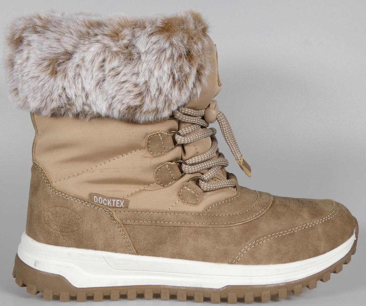Stiefel, Größe 37, Foto siehe Anlage,
- mit Laufsohlen aus laut Antrag Kunststoff,
- mit Oberteil aus Spinnstoff (den größten Teil der Außenfläche bildend) und Kunststoff (Spinnstoff
  mit einer mit bloßem Auge wahrnehmbaren Außenschicht aus Kunststoff),
- auf das Oberteil sind Verstärkungsteile aus Kunststoff aufgesetzt,
- mit Schnürsenkelverschluss mit Kordelstopper und Ösen aus unedlem Metall,
- seitlich, auf der Lasche sowie im Bereich der Ferse mit Firmenlogos versehen,
- gefüttert.

"Schuhe mit Laufsohlen aus Kunststoff und Oberteil aus Spinnstoffen, andere als in den Unter-
 positionen (KN) 6404 1100 bis 6404 1910 genannte"
