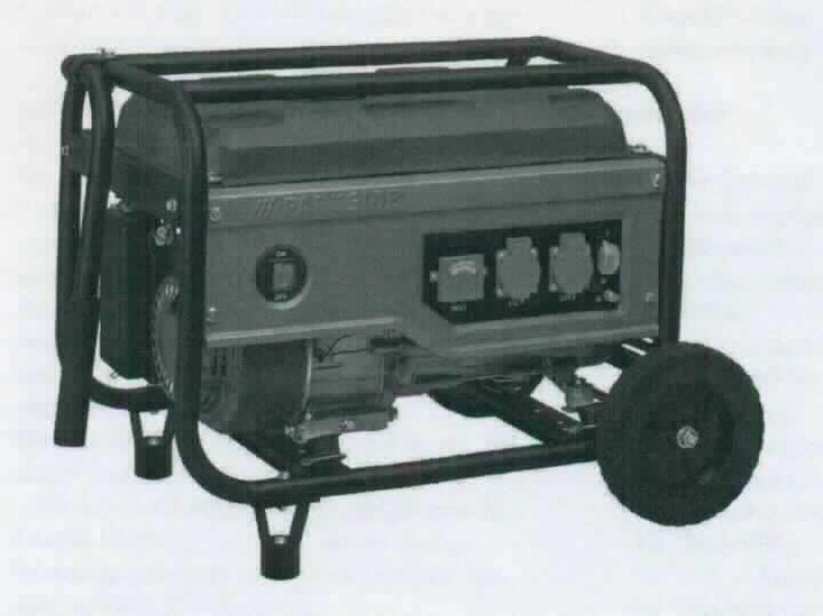 Stromerzeugungsaggregat,
bestehend aus einem Benzinmotor (Motorleistung 4,1 kW) und einem Generator mit einer Dauerleistung von 2600 W in einem auf zwei Rädern befindlichen Metallgestell (siehe Abbildung), Gewicht ca. 40 kg, zur Erzeugung von 230 V Wechselspannung mit 50 Hz, Nennstrom 11,3 A, mit zwei 230 VAC-Steckdosen sowie einem Voltmeter ausgerüstet.

Die Ware ist als "Stromerzeugungsaggregat, angetrieben durch Kolbenverbrennungsmotor mit Fremdzündung, mit einer Leistung von 7,5 kVA oder weniger, nicht für zivile Luftfahrzeuge" einzureihen.