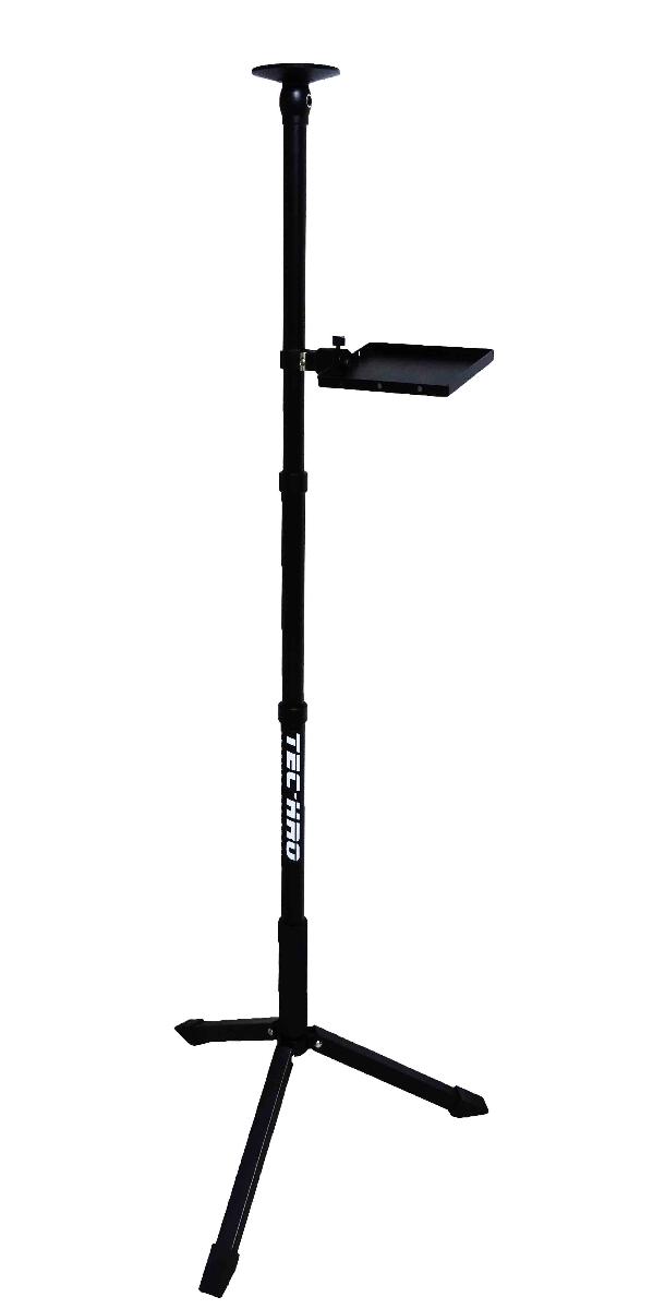 Nach den Angaben der Antragstellerin und den ergänzenden Unterlagen handelt es sich um ein Stativ, dessen Rohre und die drei Füße aus Aluminium bestehen.
Das an der Oberseite mit einer runden Gewehr-Ablage (Durchmssser 9 cm) versehene Stativ ist mit einer Munitions-Ablage aus Aluminium ausrüstbar, die mittels eines Klemmverschlusses am Stativ befestigt werden kann. Die Ware ist zusammengeschoben in einer passgenauen Tasche (Außenmaß: Länge ca. 70 cm) verpackt, in der auch die Munitionsablage eingesteckt ist. 
Das bis zu 160 cm ausziehbare Stativ dient zur Ablage von Sportgewehren mit gezogenen Läufen beim sogenannten Auflageschießen. Zudem kann das Gewehr im abgelegten Zustand -ohne es zwischen den Schüssen herunterheben zu müssen- nachgeladen werden.

Zolltarifrechtlich handelt es sich um ein erkennbares Zubehör für Gewehre mit gezogenen Läufen der Position 9303.