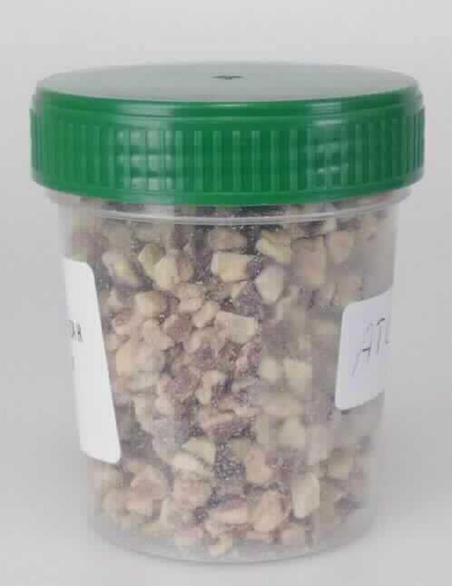 Mandeln, zubereitet

Antragsangaben (als zutreffend angenommen): Mandeln, geröstet, gehackt und karamellisiert. In Beuteln in unmittelbaren Umschließungen mit einem Gewicht des Inhalts von mehr als 1 kg. Zur Zusammensetzung wurden vertrauliche Angaben gemacht.

Beschaffenheit des vorgelegten Warenmusters: hellbraune Mandelstückchen, teilweise mit Samenhäutchen, honigsüß, schwach salzig, nach Mandeln schmeckend.

Früchte, Nüsse und andere genießbare Pflanzenteile, in anderer Weise zubereitet oder haltbar gemacht, auch mit Zusatz von Zucker, anderen Süßmitteln oder Alkohol, anderweit weder genannt noch inbegriffen, Schalenfrüchte, Erdnüsse und andere Samen, auch miteinander vermischt, keine Erdnüsse, in unmittelbaren Umschließungen mit einem Gewicht des Inhalts von mehr als 1 kg, keine tropischen Nüsse, geröstete Mandeln.