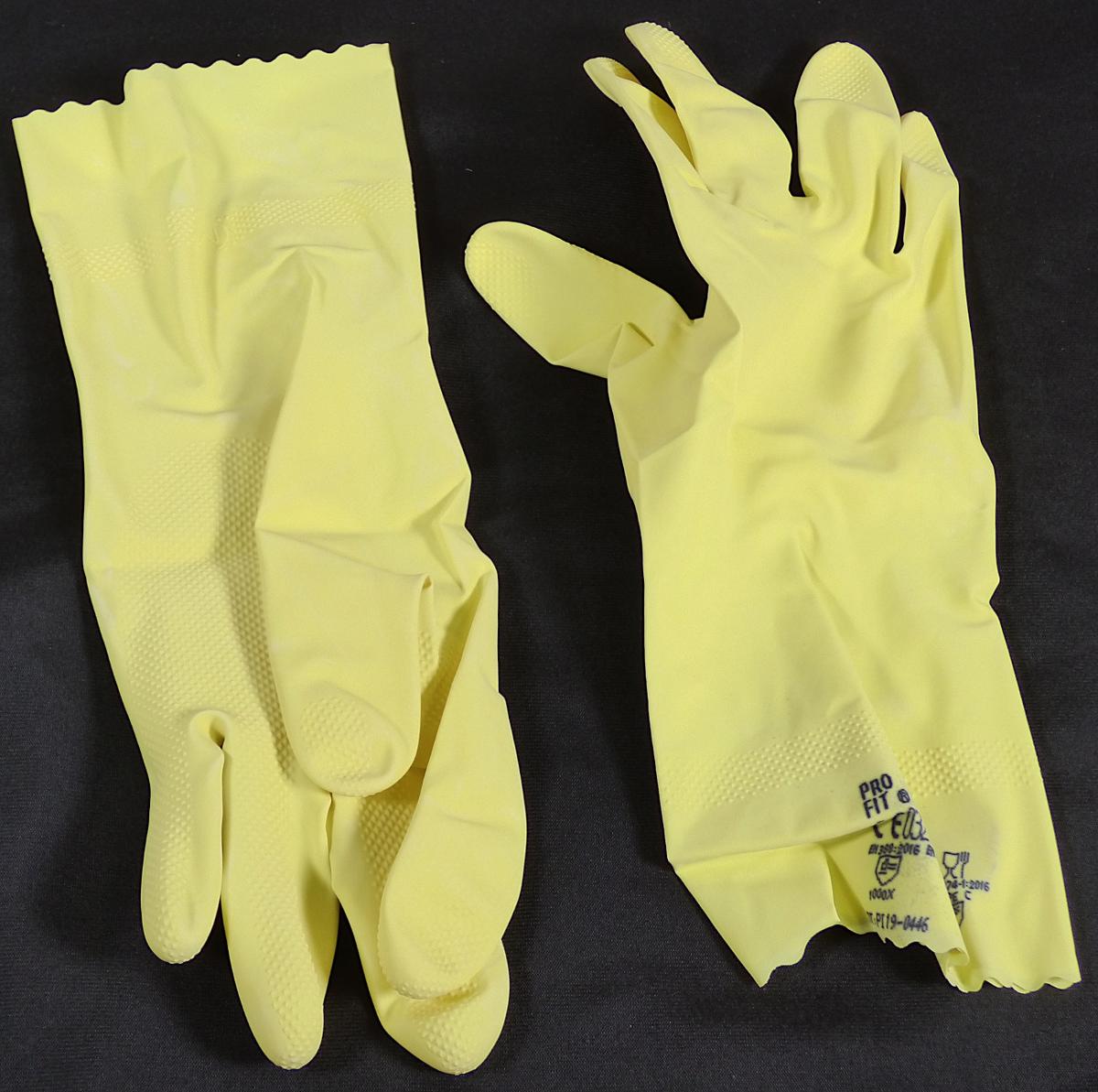 Angaben des Antragstellers:
Haushaltshandschuhe aus Naturkautschuk.

Feststellung an einem Warenmuster:
Es wurden gelbe Haushaltshandschuhe aus einem elastischen Material vorgelegt, die paarweise in einer Einzelverpackung aufgemacht sind. Die Handschuhe weisen eine leichte Beflockung auf der Innenseite sowie strukturierte Griffflächen auf.

Befund:
Es handelt sich um andere Handschuhe aus Weichkautschuk.