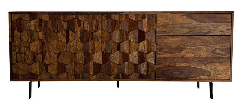 Es handelt sich bei dem "Sideboard Sheesham“ um ein aus verschiedenen Stoffen zusammengesetztes Möbel mit den Maßen von ca. 175 x 70 x 40 cm (B x H x T). Das Erzeugnis besteht im Wesentlichen aus einem Holzkorpus mit zwei Türen (vier innere Fächer), drei Schubladen und einem Metallgestell.

Bei der aus unterschiedlichen Stoffen bestehenden Ware wird der stoffliche Charakter in Bezug auf die Bedeutung für die Verwendung und aufgrund des äußeren Erscheinungsbildes von dem Korpus aus Holz bestimmt.
Das auf den Boden zu stellende Erzeugnis dient zur Ausstattung von Wohnungen und kann aufgrund seiner Gestaltung in unterschiedlichen Bereichen der Wohnung (z. B. Schlafzimmer, Wohnzimmer etc.) verwendet werden.

Die verpackte Ware wird als "anderes als von den Positionen 9401 und 9402 erfasstes Möbel, aus Holz, ohne speziellen Raumbezug" eingereiht.