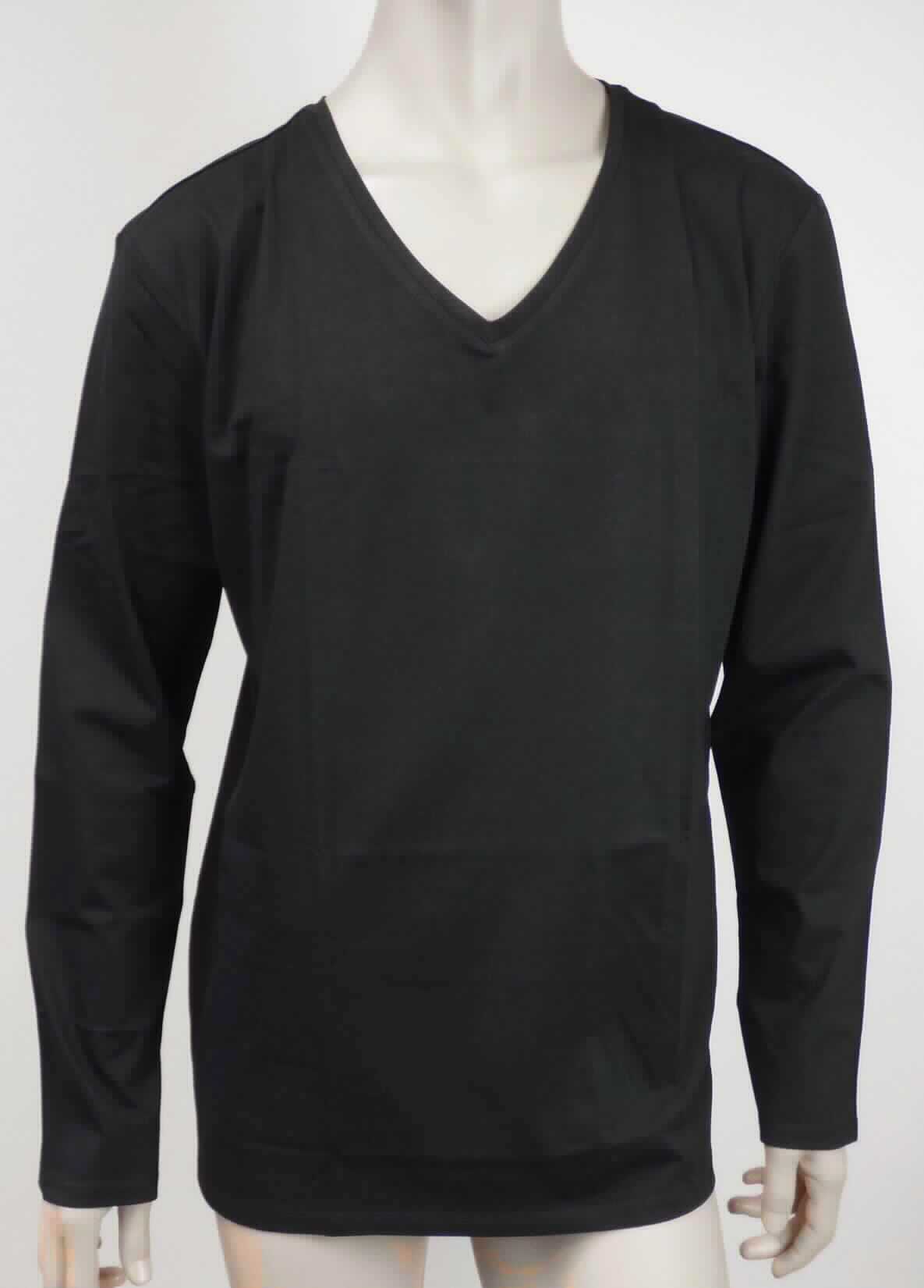 Modisches Unterhemd, sog. V-Neck T-Shirt Men, Art. 1460/1460M, Größe XL, Foto siehe Anlage,
- aus ca. 0,5 mm dicken (leichten), einfarbigen Gewirken aus laut Antrag 100 % Baumwolle,
- über den Schritt reichend (Rückenlänge: ca. 75 cm),
- mit einem V-förmigen, halsfernen Ausschnitt mit Randeinfassung (somit kein T-Shirt),
- ohne Öffnung und ohne Verschluss,
- mit langen Ärmeln,
- modisch gestaltet, wird unmittelbar auf der Haut getragen,
- am unteren Rand durch Umschlagen und Festnähen gesäumt.


"Unterhemd, aus Gewirken, aus Baumwolle"