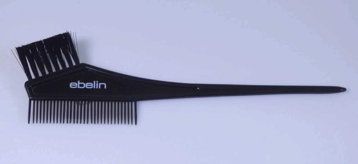 Bei dem sog. "Haarfärbepinsel mit Kamm (LAN 20041)" handelt es sich um eine aus verschiedenen Bestandteilen zusammengesetzte Ware in Form eines Kamms und eines Pinsels. Die Ware besteht im Wesentlichen aus einem Kunststoffstiel, der am Ende mit einem Kamm aus Kunststoffzähnen und auf der anderen Seite mit einem Pinsel mit Nylonborsten als Einzugsmaterial ausgestattet ist. 

Das Erzeugnis wird zum Auftragen von Haarfärbemittel (nicht Gegenstand dieser vZTA-Entscheidung) und zum durchkämmen des Haars verwendet. Da ein Charakter bestimmender Bestandteil der zusammengesetzten Ware nicht erkennbar ist, erfolgt eine Einreihung in die zuletzt genannte, der in Frage kommenden Positionen. 

Die Ware ist als "Frisierkamm aus Kunststoff" einzureihen.