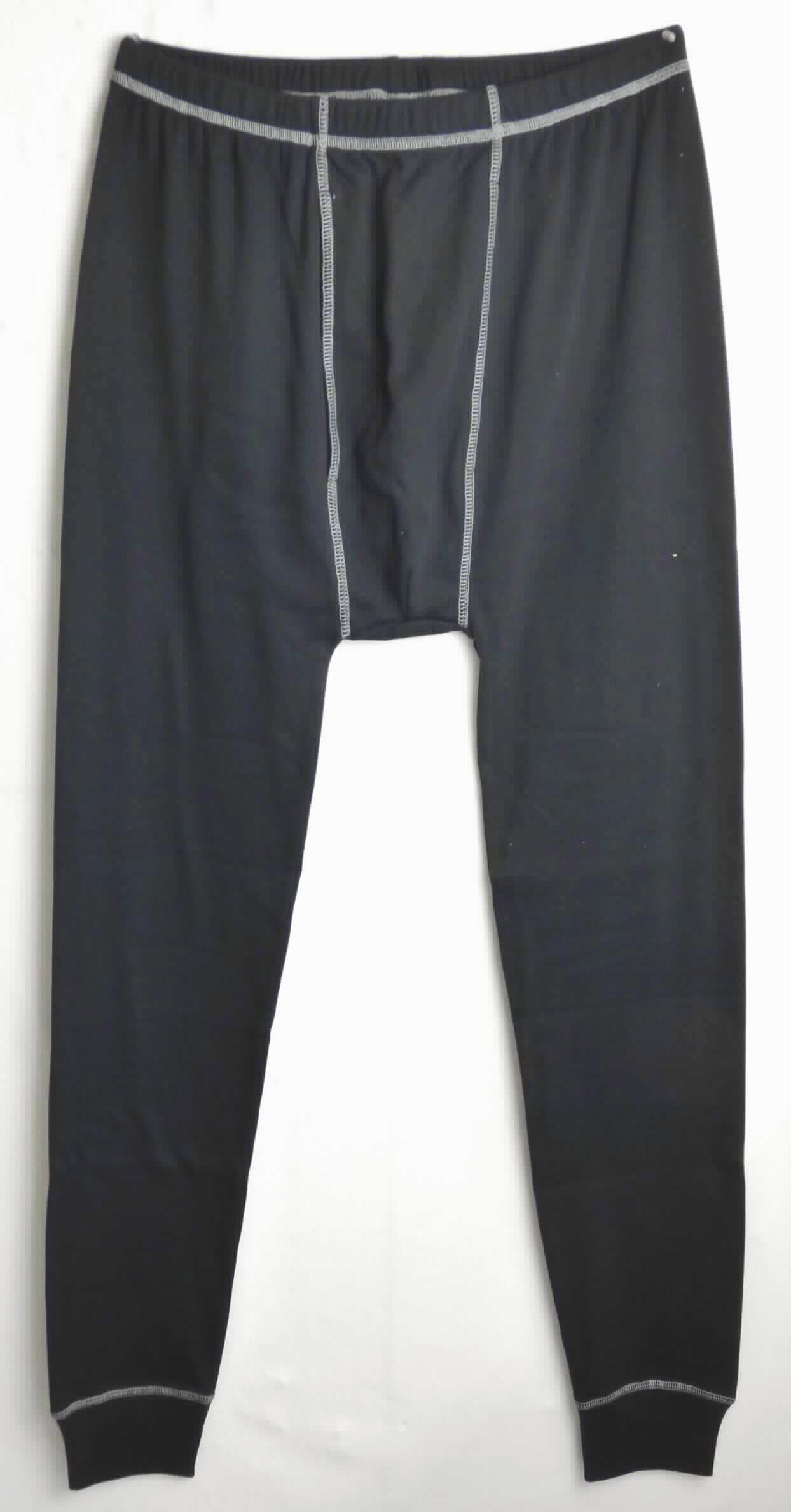 Lange Unterhose, sog. Thermounterhose lang, Art. 7320650, Größe XXL, Foto siehe Anlage,
- aus ca. 0,8 mm dicken, einfarbigen Gewirken aus laut Antrag 50 % Baumwolle und 50 % Polyester (synthetische
  Chemiefasern),
- in der Taille abschließend, mit einem elastischen Taillenbund,
- vorn mit einer Eingriffsöffnung ohne Verschlusssystem, mit Überlappung von links über rechts (Männerkleidung),
- mit langen Hosenbeinen; an den Beinabschlüssen mit angesetzten, doppelt gearbeiteten Bündchen,
- stellt sich insbesondere aufgrund der Art der Eingriffsöffnung und der Ausstattung als lange Unterhose dar, 
  daher keine lange Hose.

"Unterhose aus Gewirken, für Männer, aus Chemiefasern"