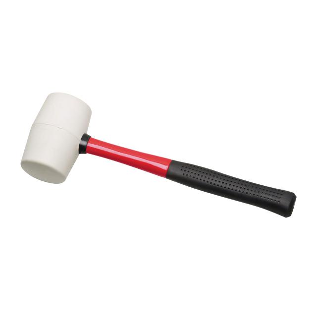 Angaben des Antragstellers:

Gummihammer mit einem Kopf aus Weichkautschuk und einem Fiberglasstiel, 460 g.


Ein Warenmuster wurde nicht vorgelegt.

Nach einer Abbildung des Gummihammers besteht die Ware aus einem weißen Hammerkopf, einem roten Stiel und einem schwarzen Griffschutz.



Befund:

Für die Ware ist der Hammerkopf aus Weichkautschuk charakterbestimmend. Es liegt eine andere Ware aus Weichkautschuk vor.