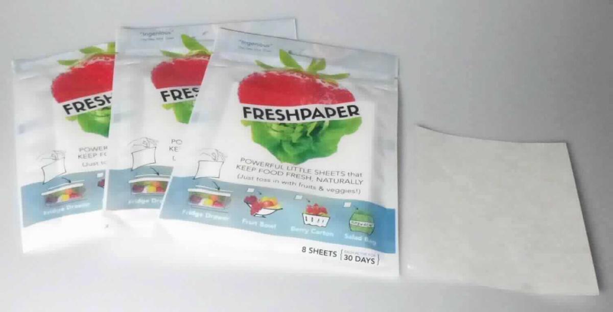 Angaben:
Frischhaltepapier für Lebensmittel zur längeren Haltbarkeit, lebensmittelsicheres Papier mit Biokräutern, die Bakterien und Pilze auf natürliche Weise bekämpfen.

Feststellungen:
Acht weiße Papierzuschnitte (14 x 11 cm) mit maggiartigem Geruch, einseitig bedruckt u.a. mit "Freshpaper freshglow.de". Die Zuschnitte sind in einem bunt bedruckten Kunststoffbeutel für den Einzelverkauf aufgemacht, u.a. mit dem Aufdruck "Freshpaper" "Powerful little sheets that keep food fresh, naturally".

Befund:
Insektizide, Rodentizide, Fungizide, Herbizide, Keimhemmungsmittel und Pflanzenwuchsregulatoren, Desinfektionsmittel und ähnliche Erzeugnisse, in Formen oder Aufmachungen für den Einzelverkauf oder als Zubereitungen oder Waren (z. B. Schwefelbänder, Schwefelfäden, Schwefelkerzen und Fliegenfänger); Desinfektionsmittel, andere.