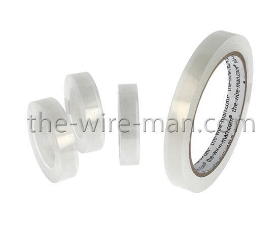 Angaben des Antragstellers:
Klebeband, transparent (Länge 66 m, Breite 12 mm)

Feststellungen/ Untersuchungen an einem Warenmuster:
Es wurde ein Klebeband auf einer Pappspule vorgelegt. Das Band ist in einer Verkaufsverpackung aufgemacht. Das Band hat eine Breite von ca. 1,1 cm. Die Trägerfolie besteht aus Polypropylen und der Kleber aus einem Acrylat.

Befund:
Selbstklebende Bänder aus Kunststoff in Rolle mit einer Breite von weniger als 20 cm.