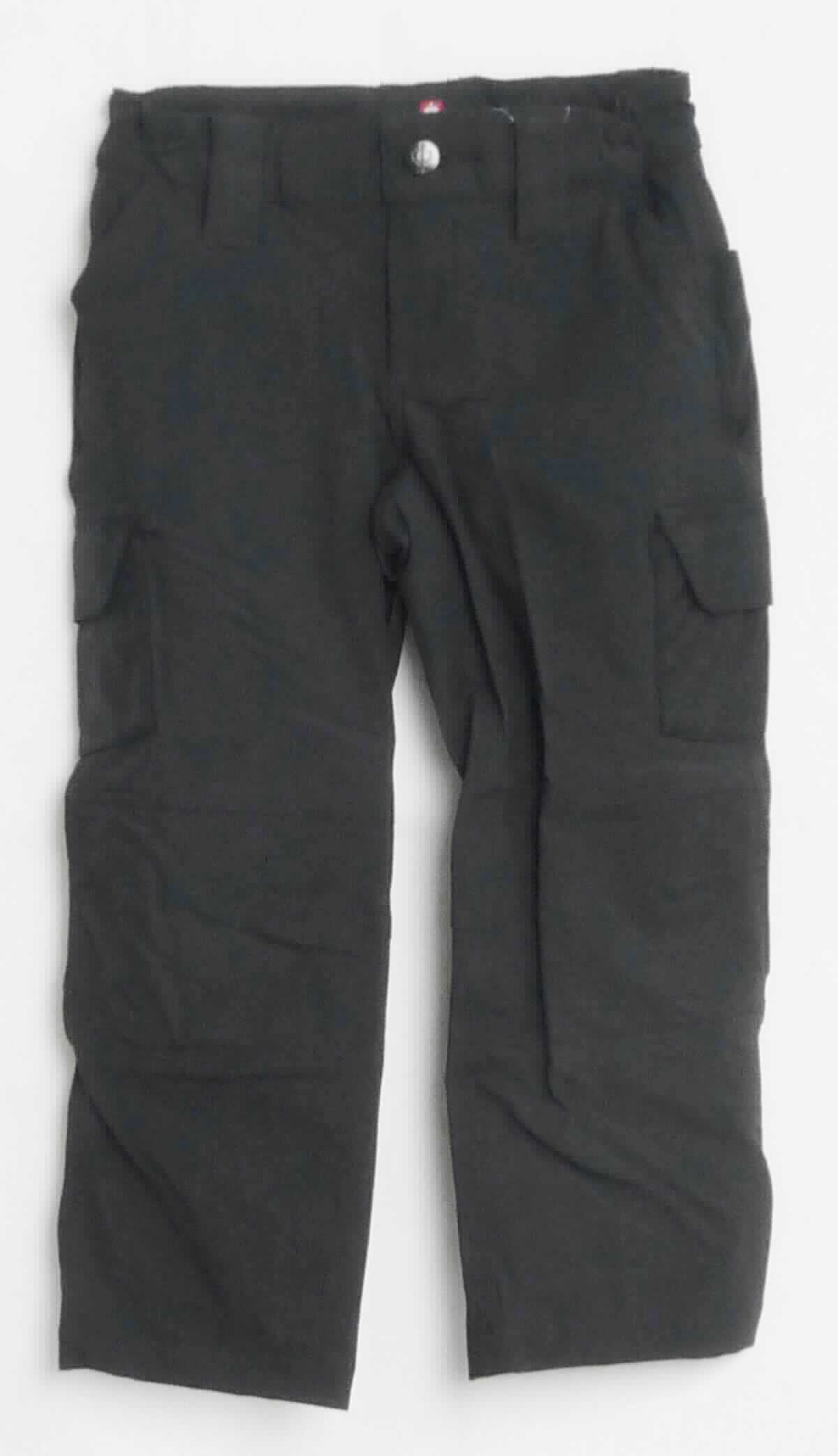 Lange Hose, sog. Funkt.Cargohose e.s. dynashield solid, A3-Artikelnummer: 6208011, Größe 98/104, 
Foto siehe Anlage,
- in einem Polybeutel verpackt,
- aus ca. 0,6 mm dicken, einfarbigen Geweben aus laut Antrag 91 % Polyamid und 9 % Elasthan (beides 
  synthetische Chemiefasern),
- in der Taille abschließend, mit einem angesetzten, ca. 3,8 cm breiten Bund mit Gürtelschlaufen,
- vorn mit einer Öffnung mit Reißverschluss und Patte von links auf rechts (Männerkleidung), die im Taillenbund
  mit einem Knopf geschlossen wird,
- mit verschiedenen ein- und aufgesetzten Taschen (teilweise aus Geweben aus lt. Antrag 100 % Polyamid),
- vorn im Bereich der Knie mit Abnähern ausgestattet und mit einem Gewebe unterlegt,
- mit knöchellangen Hosenbeinen; an den Beinabschlüssen durch Umschlagen und Festnähen gesäumt,
- aufgrund der Abmessungen für Kinder unter Größe 158 bestimmt, u. a. somit keine Arbeits- und Berufskleidung.

"Lange Hose, aus Geweben, für Männer, aus synthetischen Chemiefasern, keine Arbeits- und Berufskleidung"
