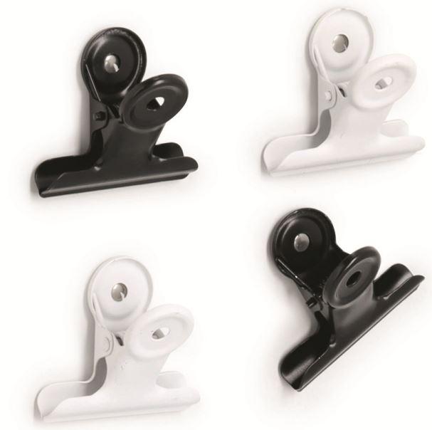 Sogenannte "Magnet-Set Clips":

Es handelt sich um Erzeugnisse aus Edelstahl, die als "Magnet-Set Clips" bezeichnet werden. Die Waren sind als Federklemmen geformt und wurden schwarz oder weiß beschichtet. Die Klemmen sind in einem 4er-Set in Aufmachung für den Einzelverkauf zusammengestellt (Größe der Klammern: ca. 4 x 2,5 x 3,5 cm). 
 - Antragstellerangaben - 

Abbildung siehe Anhang. 

Derartige Waren gehören als "den Briefklammern ähnliches Büromaterial, aus unedlem Metall" zur Codenummer 8305 9000 00 0.
