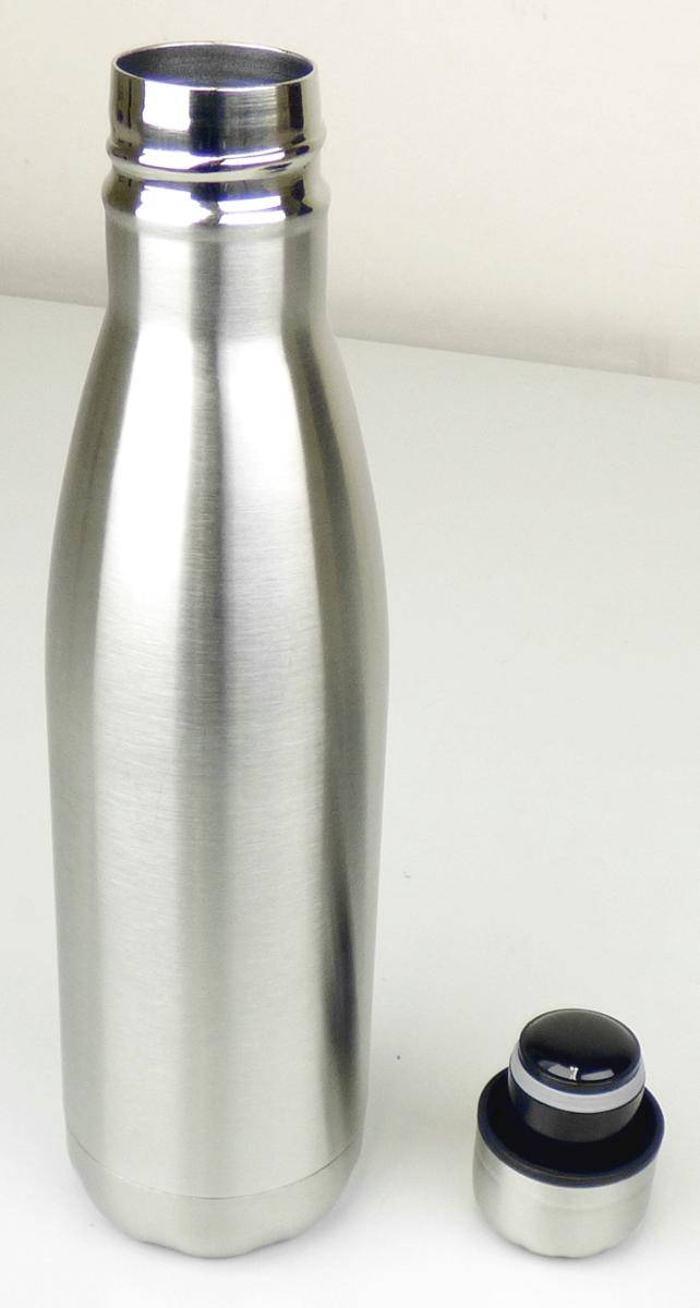Bei der sog. "Vakuum-Trinkflasche" handelt es sich um eine ca. 26 cm hohe Flasche mit einem Durchmesser von 7,0 cm, die im Wesentlichen aus einem doppelwandigen Edelstahlbehälter mit einem abschraubbaren Deckel aus Kunststoff und Metall besteht. Das Erzeugnis besitzt ein Fassungsvermögen von 0,5 Liter.

Die Trinkflasche dient zum Bereithalten, Kühlen sowie Warmhalten von Getränken und ist als "Vakuum-Isolierflasche" einzureihen.