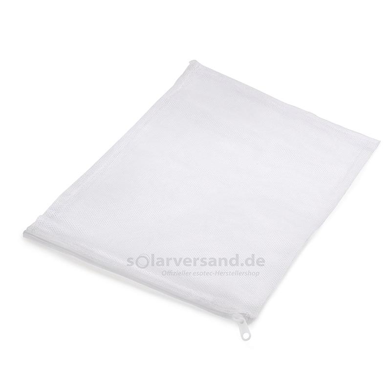 Konfektioniertes Netz, sog. Netzbeutel für Teichfilterbox, Foto siehe Anlage,
- rechteckig, in den Abmessungen von ca. 30 cm x 20 cm,
- aus einem einfarbigen Kettengewirken aus synthetischen Chemiefasern (laut Antrag Polyester);
  mit offenen, nicht verschiebbaren Zellen,
- mit einem Reißverschluss verschließbar,
- durch Zusammennähen konfektioniert,
- dient laut Antrag zum Befüllen mit Filterkies.

"Konfektioniertes Netz (Netzbeutel), aus synthetischen Spinnstoffen, aus Polyester"