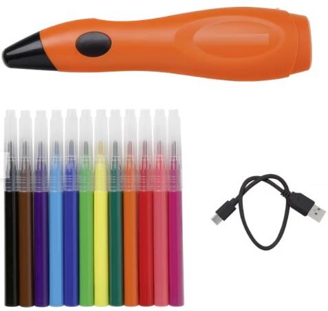 Sprühstift-Set (Abbildung siehe Anlage)
- aus einem stiftähnlichen Gehäuse mit eingebautem Elektromotor, Düse, Stifte-Schacht, Ladekontroll-
  leuchte, Ladeanschluss sowie Lithium-Ionen-Akku 3,7 V/ 600 mAh,
- in verschiedenen Ausführungen erhältlich,
- zum Aufbringen (Sprühen) von Farben auf Oberflächen (z.B. Pappe, Papier, Karton),
- in einer gemeinsamen Verkaufsumschließung mit 12 wasserlöslichen Farbstiften, sechs wiederver-
  wendbaren Schablonen, Ladekabel mit USB-Anschluss und einer Bedienungsanleitung (Beipack).
Der Sprühstift bestimmt den Charakter des Ganzen.

"Mechanischer Apparat zum Verspritzen von Flüssigkeiten, keine Ware der TARIC-Codes 8424 1000
 10 bis 8424 8940 00 (Warenzusammenstellung in Aufmachung für den Einzelverkauf aus Sprühstift
 - charakterbestimmend - und Beipack) - Sprühstift-Set"