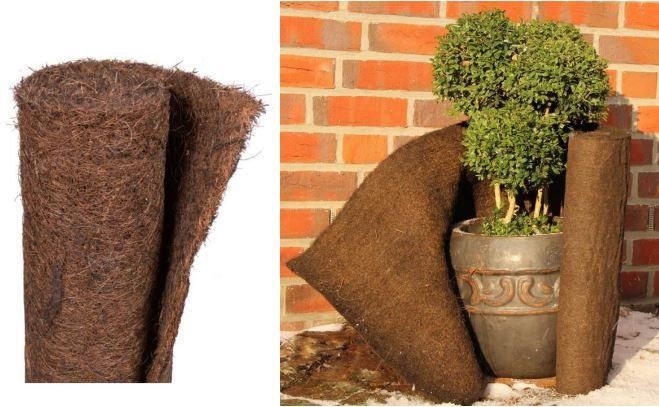 Nadelfilz, sog. Winterschutzmatte "Kokos", Foto siehe Anlage,
- als Meterware, mit einer bedruckten Pappbanderole umwickelt,
- in den Abmessungen von laut Antrag 150 cm (L) x 50 cm (B),
- aus Bastfasern des Kapitels 53 (laut Antrag Kokos),
- einseitig bestrichen,
- mit einem Spinnstoffanteil von mehr als 50 GHT,
- laut Antrag zum Schutz von Pflanzen vor Witterungseinflüssen bestimmt.

"Filz, Nadelfilz, bestrichen"