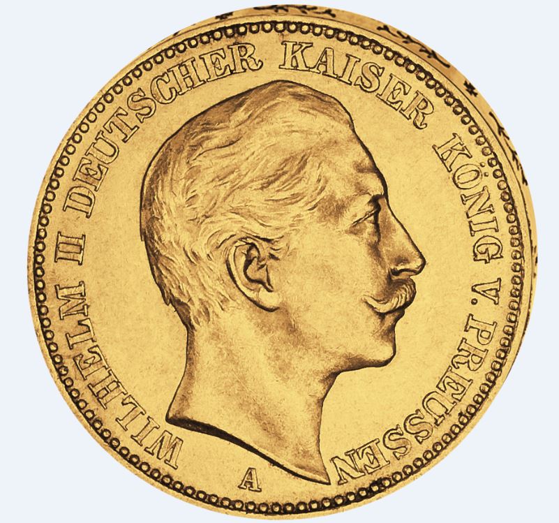 Bei der durch Abbildungen und Angaben des Anmelders veranschaulichten Ware handelt es sich um eine mehr als 100 Jahre alte Antiquität in Form einer Münze aus dem Deutschen Reich.
Die runde Goldmünze mit dem Nennwert "10 Mark" hat einen Durchmesser von ca. 19,5 mm und eine Höhe von ca. 0,9 mm und besitzt einen Feingehalt von 900 Tausendsteln. Die Vorderseite der gebrauchten Münze zeigt Kaiser Wilhelm II mit Blickrichtung nach rechts und der Umschrift  "Wilhelm II Deutscher Kaiser König V. Preussen" und die Rückseite zeigt den Reichsadler mit der Umschrift "Deutsches Reich 1890 10 Mark". Die Münze ist zwischen 1889 und 1912 geprägt worden und wurde seinerzeit als gesetzliches Zahlungsmittel verwendet. Heutzutage wird die Münze als Anlagegold nahe dem Goldpreis gehandelt.

Die Ware ist als "Antiquität, mehr als 100 Jahre alt, Münze, die einen Feingehalt von mindestens 900 Tausendsteln aufweist, als Anlagegold, nach dem Jahr 1800 geprägt, war in ihrem Ursprungsland gesetzliches Zahlungsmittel, wird üblicherweise zu einem Preis verkauft, der den Offenmarktwert ihres Goldgehaltes um nicht mehr als 80 Prozent übersteigt (§ 25c Abs. 2 Nr. 2 UStG)" einzureihen.