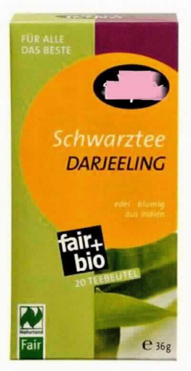 Nach den Angaben der Antragstellerin handelt es sich um einen so genannten "Darjeeling, bio" Schwarztee, der aus getrockneten, fein zerkleinerten, fermentierten Blättern vom Strauch der Gattung Thea besteht. 
Das Erzeugnis ist in 20 handelsübliche Filterbeutel (à 1,8 g) abgepackt und in einer Faltschachtel (Inhalt 36 g) für den Einzelverkauf aufgemacht.

Zolltarifrechtlich handelt es sich um schwarzen Tee in unmittelbaren Umschließungen mit einem Inhalt von weniger als 3 Kg.