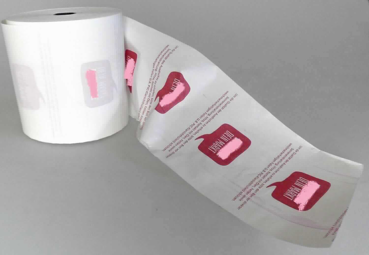 Es handelt sich um einen auf einer Kunststoffhülse aufgerollten Streifen aus Papier, der auf der einen Seite mit einer organischen Verbindung (lt. Antragstellerin: Bisphenol S) gestrichen und auf der anderen Seite mit einem Endloslogo  und einem Warnhinweis farbig bedruckt ist. Die gestrichene Seite verfärbt sich unter der Einwirkung von Hitze schwarz. Die Rolle hat eine Breite von etwa 8,0 cm und soll in Supermarktkassen mit Thermodrucker als Druckpapier verwendet werden. Die Aufdrucke sind im Hinblick auf diese Zweckbestimmung von nebensächlicher Art. 

Abbildung siehe Anlage.

Derartige Waren gehören als "Papiere, gestrichen, auf der Oberfläche bedruckt, in Rollen, jeder Größe, ausgenommen Waren von der in der Position 4803, 4809 oder 4810 beschriebenen Art, andere als die der in den Unterpositionen 4811 10 bis 4811 60 genannten Art, andere als die der im TARIC-Code 4811 90 00 10 genannten Art" zur Codenummer 4811 90 00 90 0 des Zolltarifs.