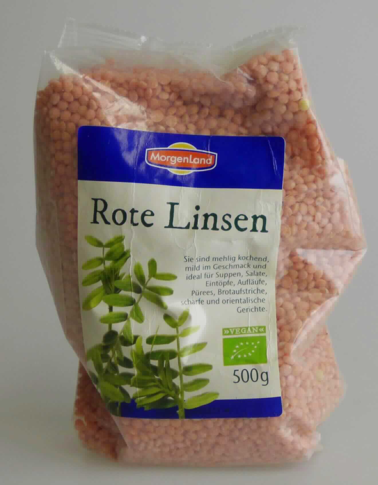 Rote Linsen

Beschreibung des vorgelegten Warenmusters (in Originalumschließung):
Etikettierter Kunststofffolienbeutel mit Angaben zum Erzeugnis (Rote Bio-Linsen, getrocknet; 500 g) und zu den Zutaten (Rote Linsen); darin ausgelöste, geschälte, kleine, rundliche, abgeflachte, getrocknete Leguminosenkerne (Durchmesser 3 - 5 mm) in Form von ganzen, rötlichen Linsen.
Nach den Antragsangaben handelt es sich um ausschließlich getrocknete Linsen (Lens culinaris) ohne Zusätze. Geschmack typisch nach ungekochten, nicht entbitterten Leguminosenkernen.

Getrocknete ausgelöste Hülsenfrüchte, Linsen.