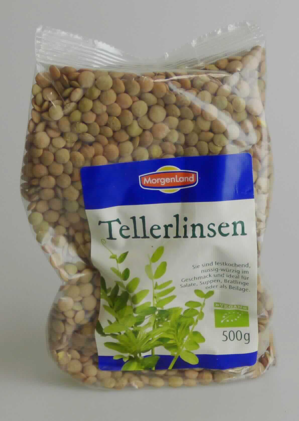 Tellerlinsen

Beschreibung des vorgelegten Warenmusters (in Originalumschließung):
Etikettierter Kunststofffolienbeutel mit Angaben zum Erzeugnis (Bio-Tellerlinsen, getrocknet; 500 g) und zu den Zutaten (Tellerlinsen); darin ausgelöste, nicht geschälte, rundliche, abgeflachte, getrocknete Leguminosenkerne (Durchmesser 5 - 6 mm) in Form von ganzen, braunen Linsen.
Nach den Antragsangaben handelt es sich um ausschließlich getrocknete Linsen (Lens culinaris) ohne Zusätze. Geschmack typisch nach ungekochten, nicht entbitterten Leguminosenkernen.

Getrocknete ausgelöste Hülsenfrüchte, Linsen.